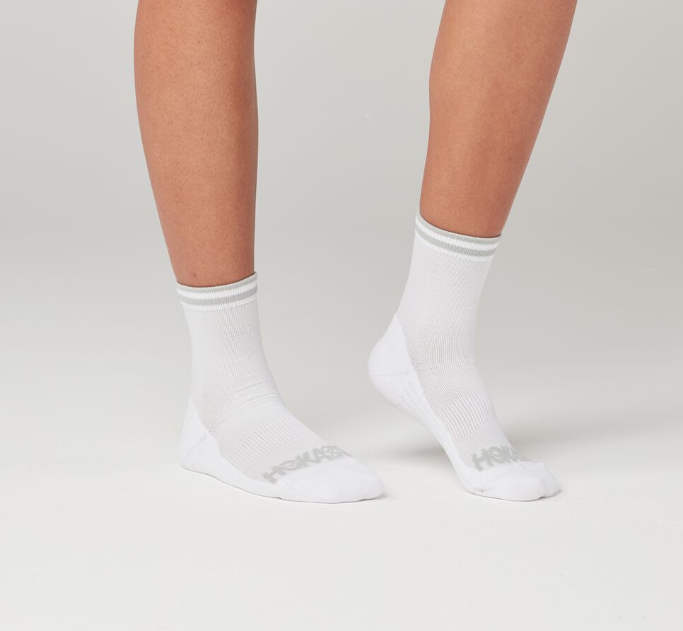 All Gender Hoka One One Performance Crew Socks White | KDNBQP435